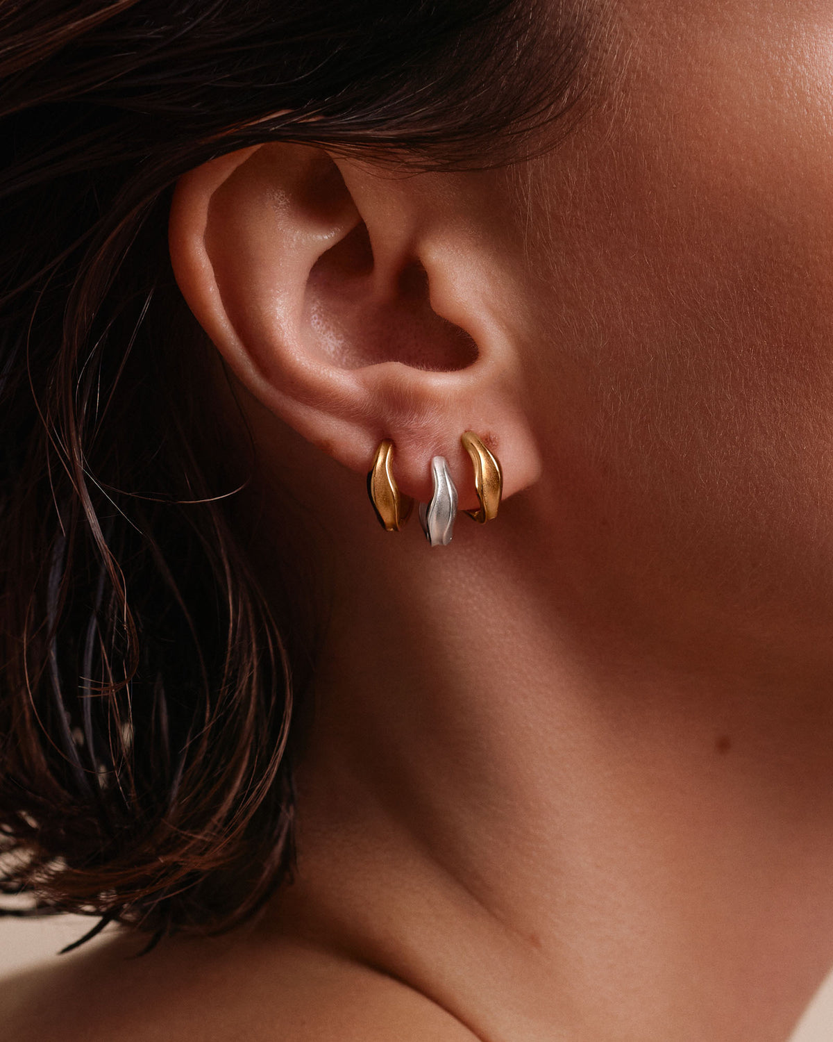 Zaha Mini Hoops in Gold Vermeil