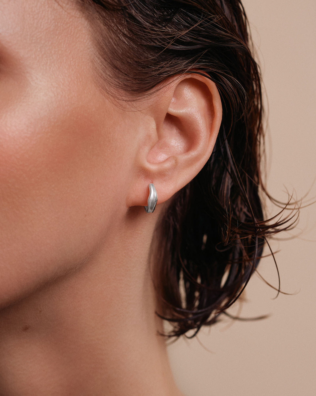 Zaha Mini Hoops in Gold Vermeil